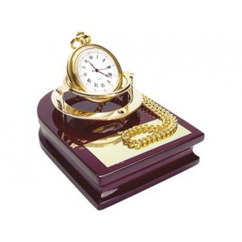 Купить часы «Магистр» на деревянной подставке с цепочкой с логотипом 