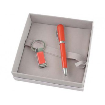 Набор: брелок с USB-флешкой на 4 Гб, ручка шариковая с логотипом